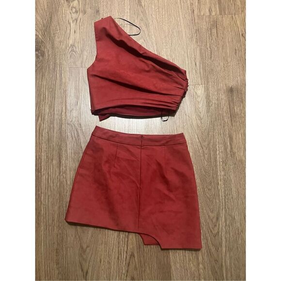 En Saison Derozan Skirt Set - size S Color: Dark Rose - Picture 8 of 12